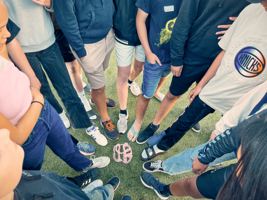 Elever i rundkreds på Hestlund Efterskole