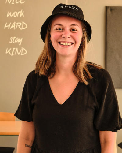 Ida Marie lærer på Hestlund Efterskole